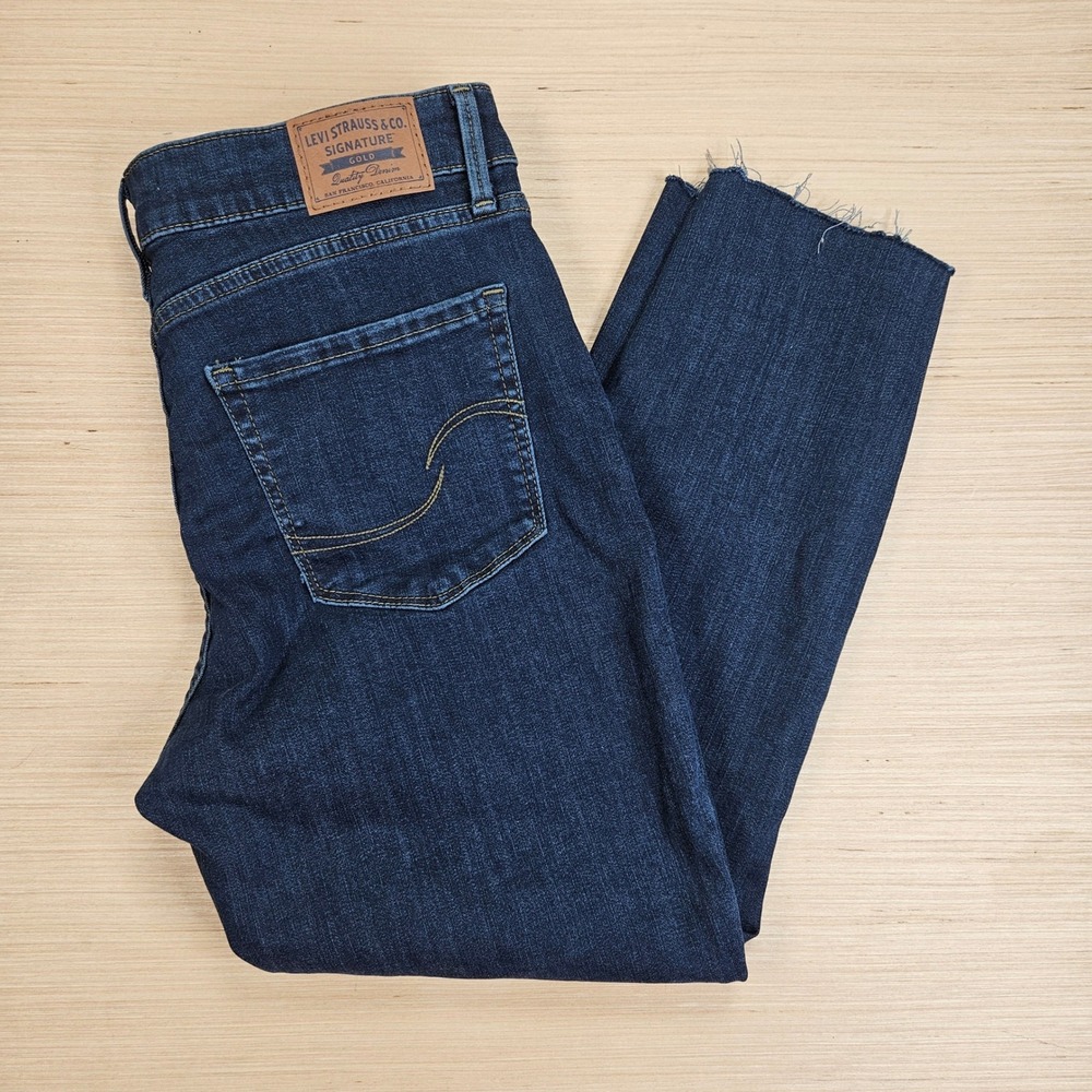 Signature by Levi Strauss Totally Shaping Skinny Women 30x23 Blue Raw Hem Denim